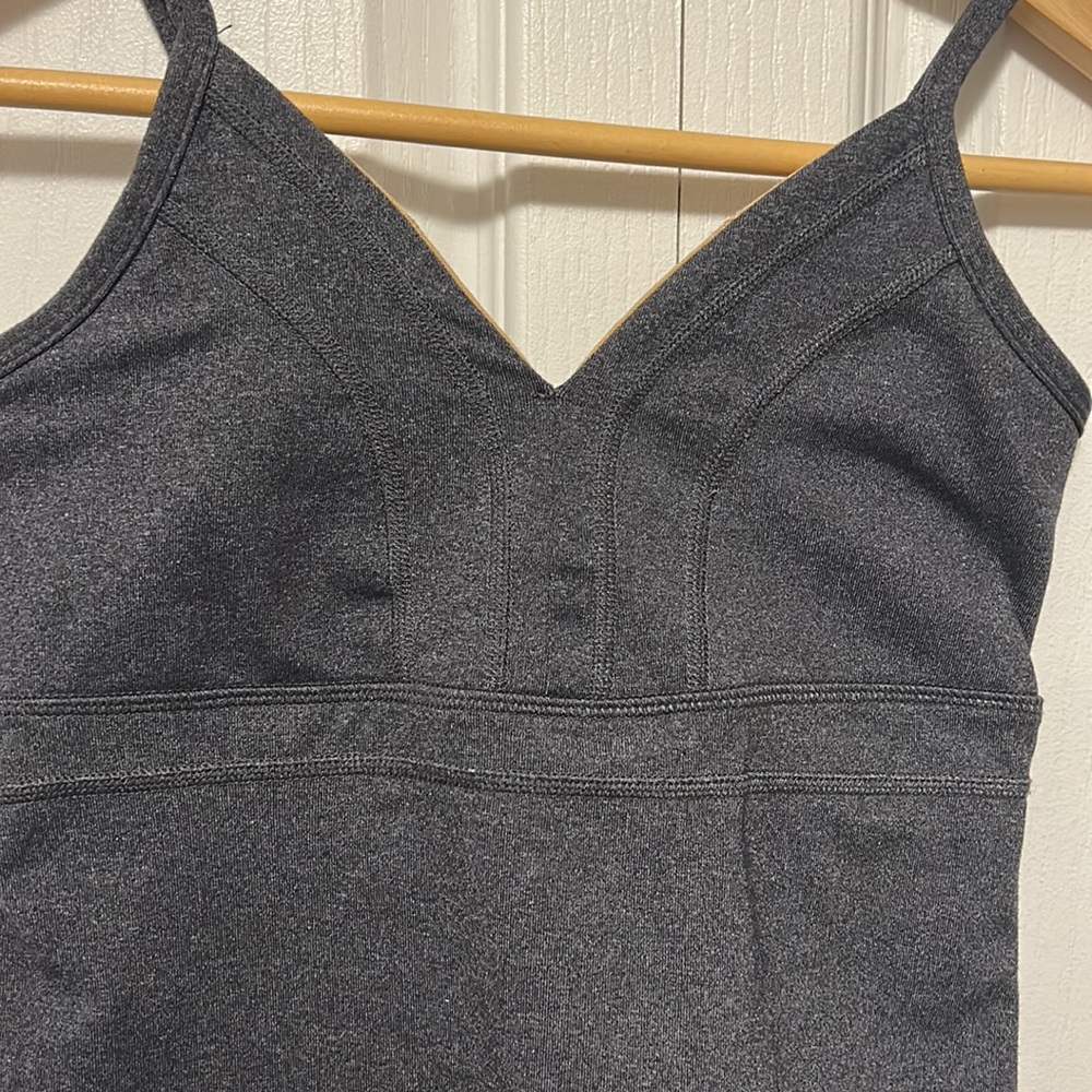 One Tooth Tank - Picture 2 of 10